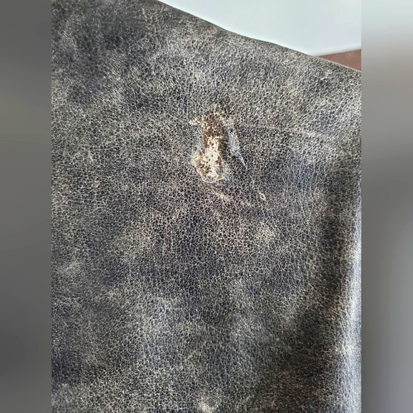 ❌️SOLD❌️ Vintage Distressed Leather Jacket - Picture 11 of 14